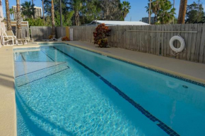 Walk to Beach House in Heart of Entertainment District - Atrium unit 102